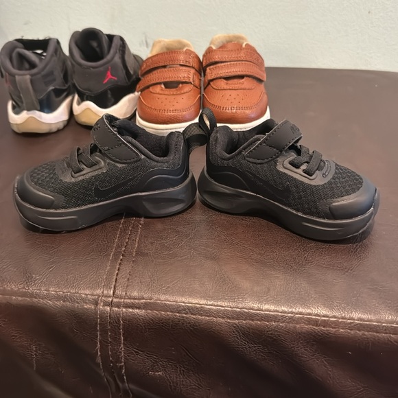 Baby Shoe Lot of 3 Pairs Size 3C/4C - Picture 12 of 15